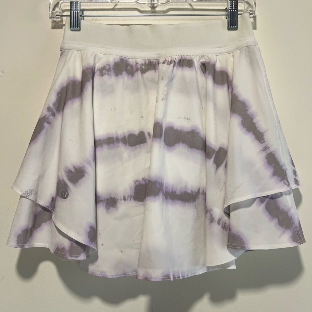Lululemon Athletica white, gray, & lavender tie dye skirt for pickle ball/tennis